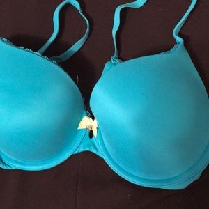 Victoria’s Secret Demi buste 38D Or 36C